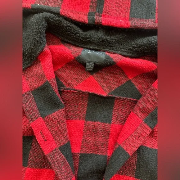 Woman’s Fall Coat/ Jacket - Picture 2 of 3